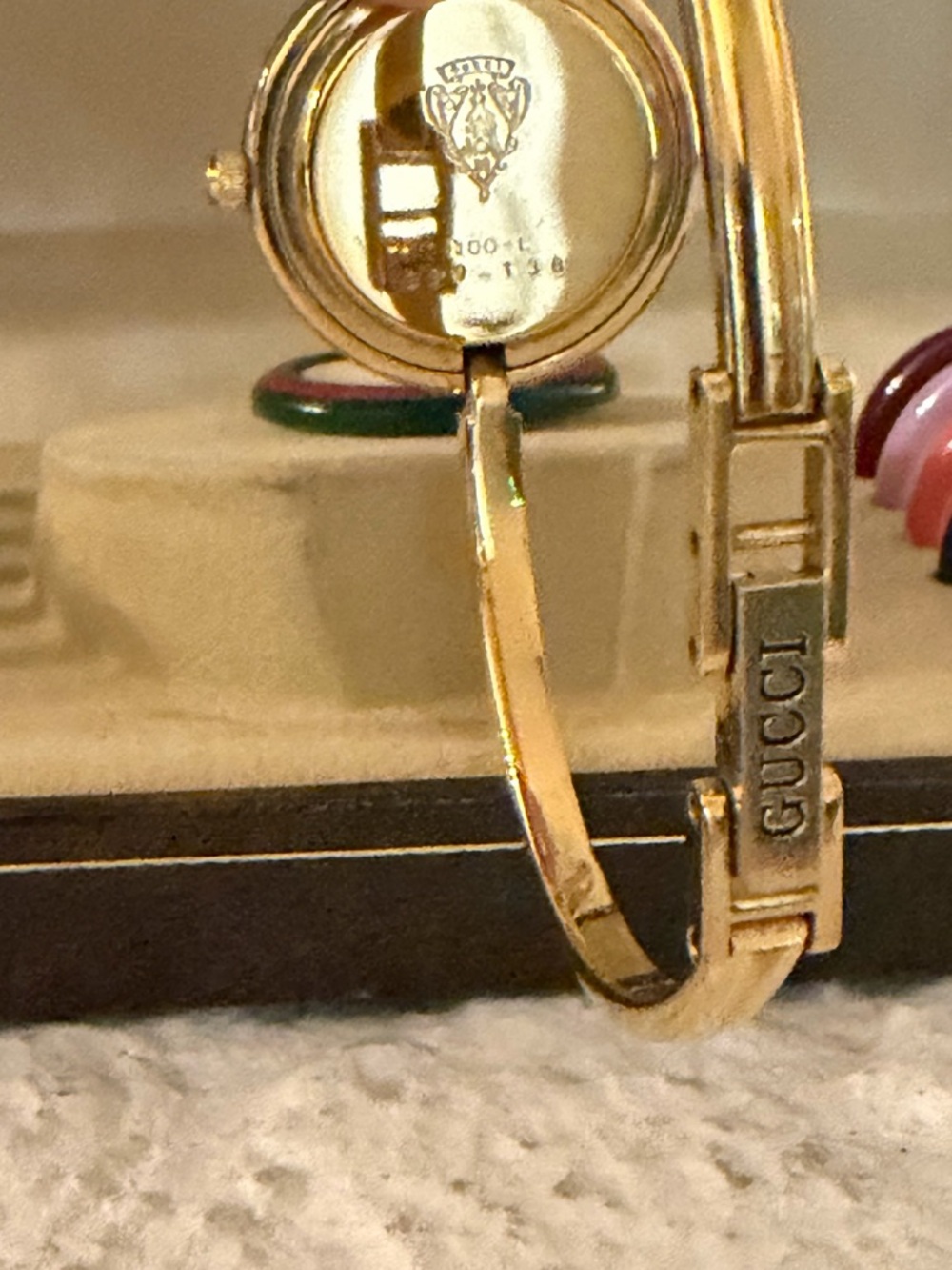 Gucci Gold Bangle Watch with Interchangeable Colorful Inserts - Picture 3 of 7